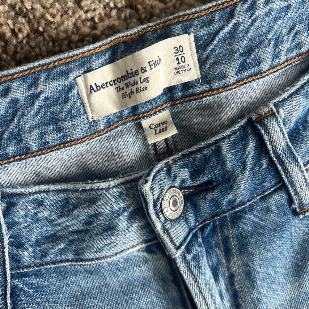 Abercrombie & Fitch Wide Leg Denim - Picture 3 of 3